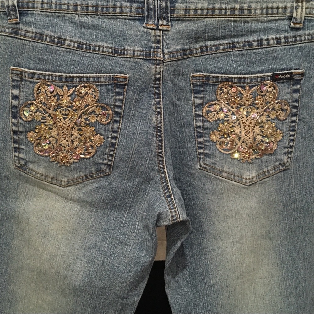 ANGELS EMBELLISHED JEANS SIZE 9
